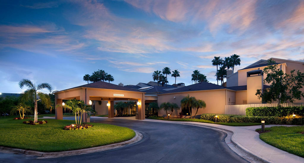 คอร์ตยาร์ด เซนต์ปีเตอร์สเบิร์ก เคลียร์วอเตอร์ Hotel ภายนอก รูปภาพ